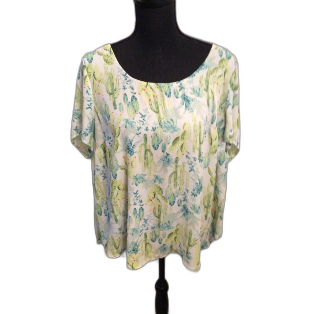 TORRID Size 1 Plus Cactus Print Blouse Short Sleeve